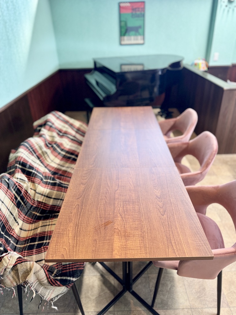 Tom's Cafe