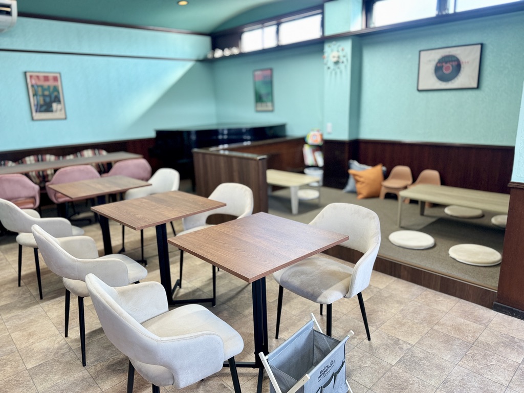 Tom's Cafe