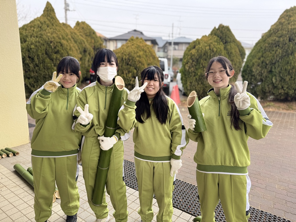 萱田中学校ボランティア部門松作り