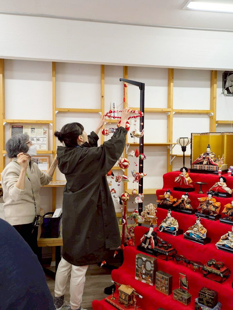 大久保商店街の「お休み処」のおひな様&つるし雛