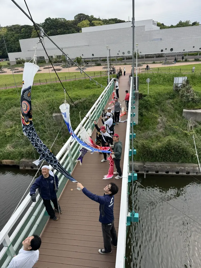 ゆらゆら橋鯉のぼり大遊泳2026